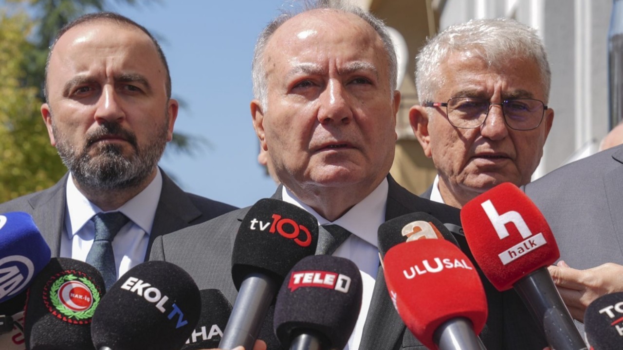 Kamu İşçilerine Büyük Zam Müjdesi: Yeni Teklif Detayları ve Maaş Artışları!