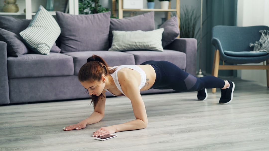 Fitness Aletleri ve Doğru Kullanım Teknikleriyle Evinizde Etkili Egzersiz Rutinleri Oluşturma