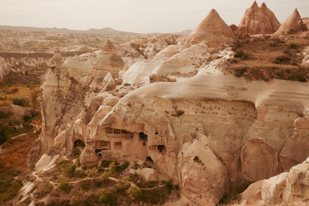 Türkiye’nin İncisi: Kapadokya’nın Gizemli Yeraltı Şehirleri ve Eşsiz Doğal Oluşumları