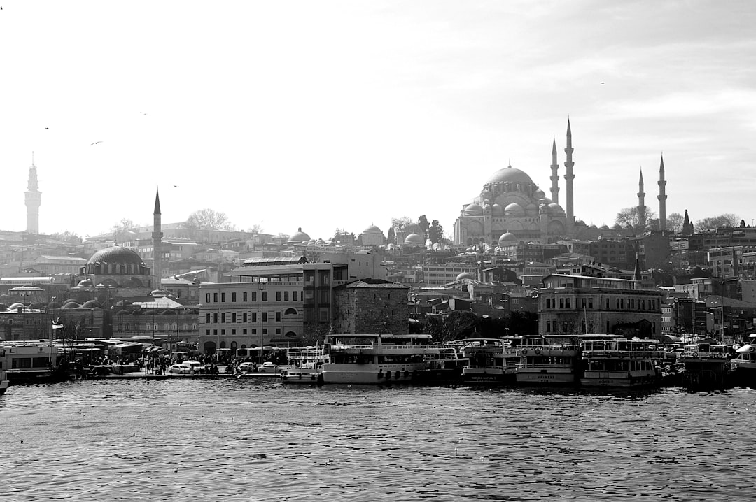 Osmanlı İmparatorluğu’ndan Günümüze Türkiye’de Toplumun Değişen Yüzleri: Geleneklerden Modern Hayata Yolculuk