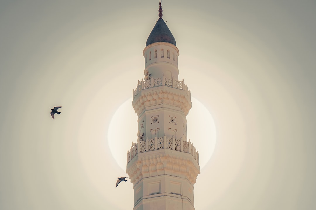 Merhamet ve Adaletin Kesişim Noktası: İslam’da Günlük Hayatta Uygulanabilir Pratikler