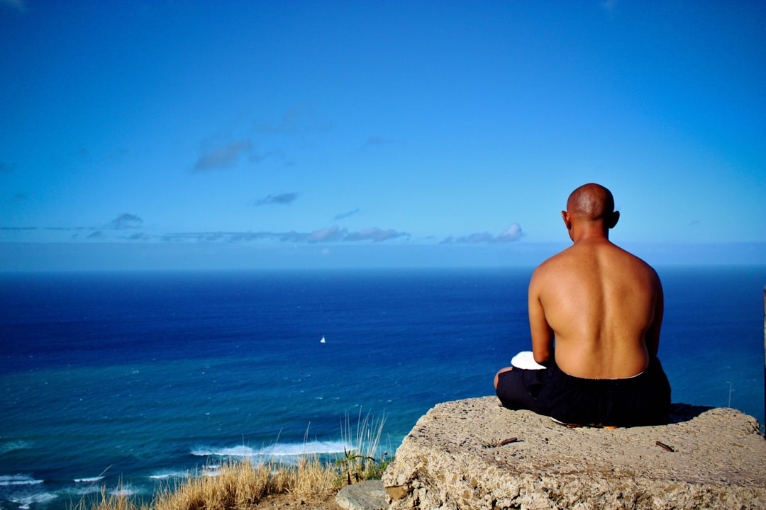 Mindfulness ile Stres Yönetimi: Günlük Hayatınızı Huzurla Dönüştürün