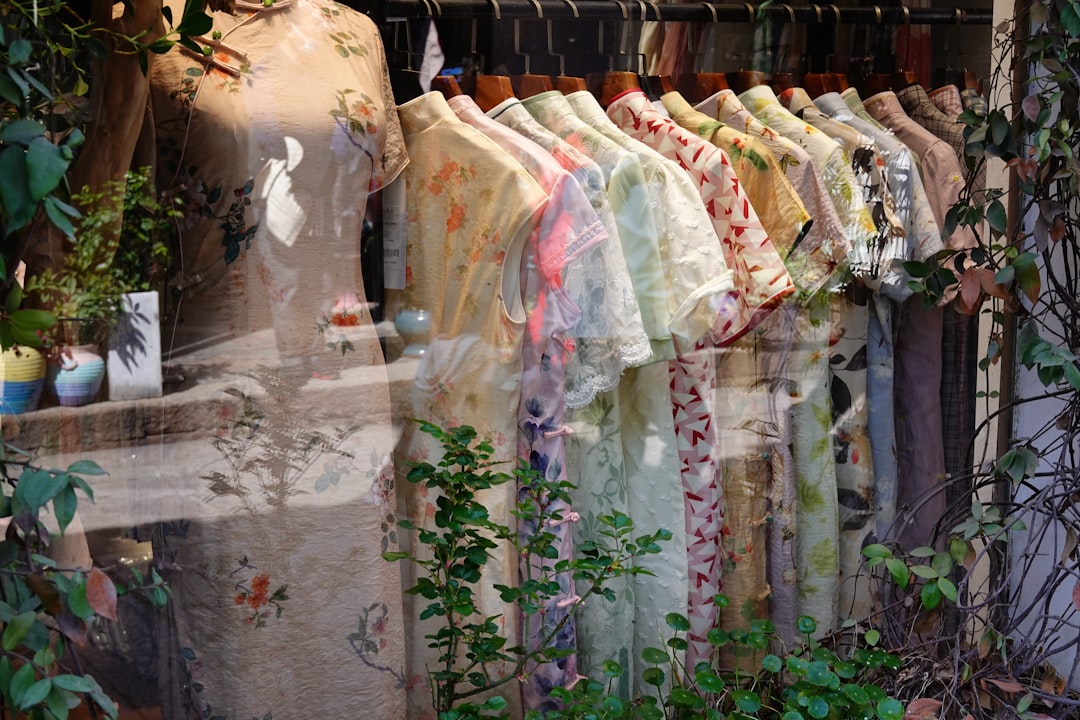 Sürdürülebilir Moda: Gardırobunuzu Çevre Dostu Hale Getirmenin İpuçları ve Trendler