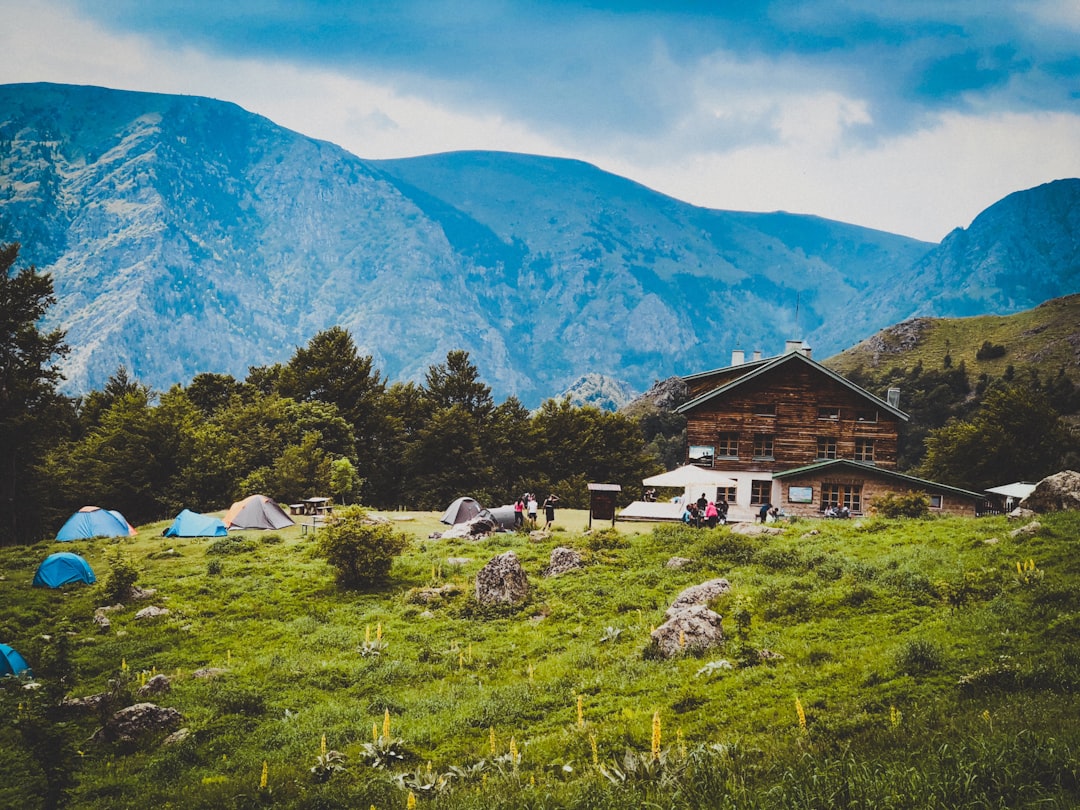 Türkiye’deki En İyi Kamp Alanları ve Doğa Yürüyüş Rotaları Rehberi