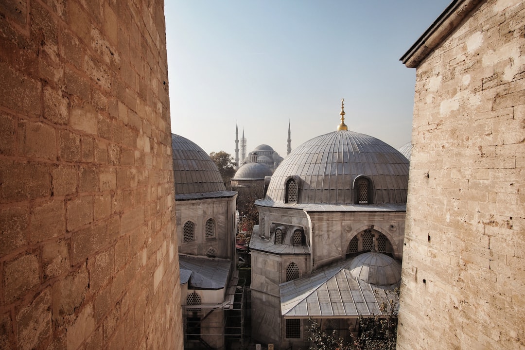 Osmanlı İmparatorluğu’nda Gündelik Yaşam: Saraydan Sokaklara Uzanan Detaylar