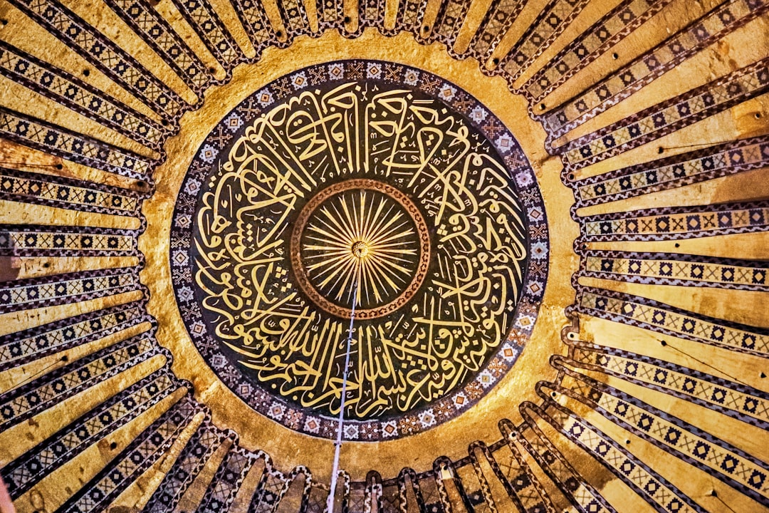 Geleneksel İslam Sanatları ve İnançla Zenginleştirilen Yaşamlar