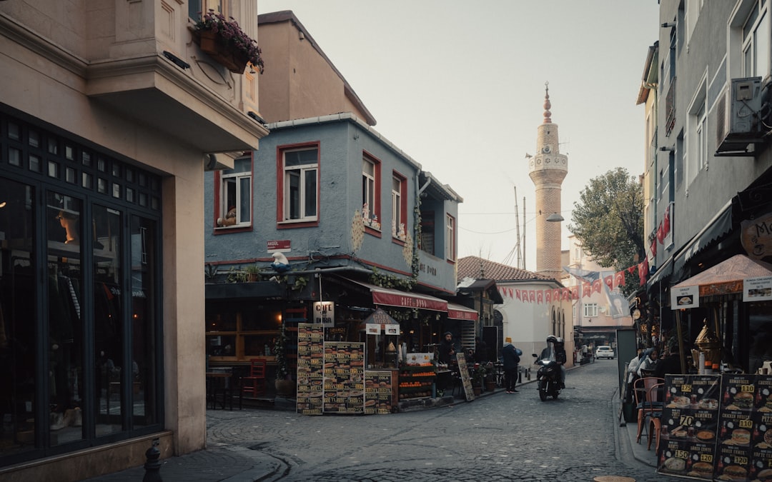 Osmanlı İmparatorluğu’nda Günlük Yaşam: Saraydan Sokağa Köylüden Paşayağerçek Hikayeler