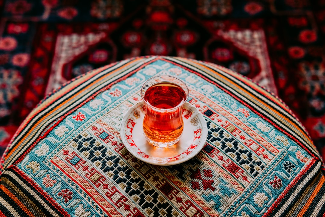 Osmanlı İmparatorluğu’nda Gündelik Hayatın Renkli Detayları ve Alışkanlıkları