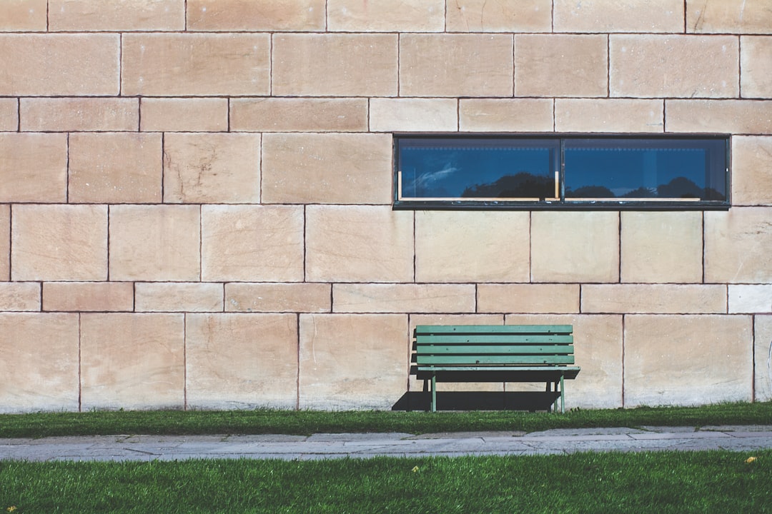 Modern Dünyada Minimalist Yaşam: Azla Mutlu Olmanın Yolları
