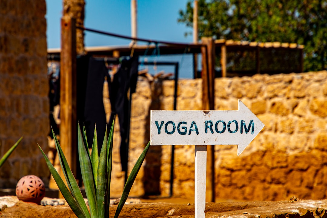 Türkiye’deki En İyi Yoga ve Meditasyon Kampları: Ruhunuza İyi Gelecek Tatil Rotaları
